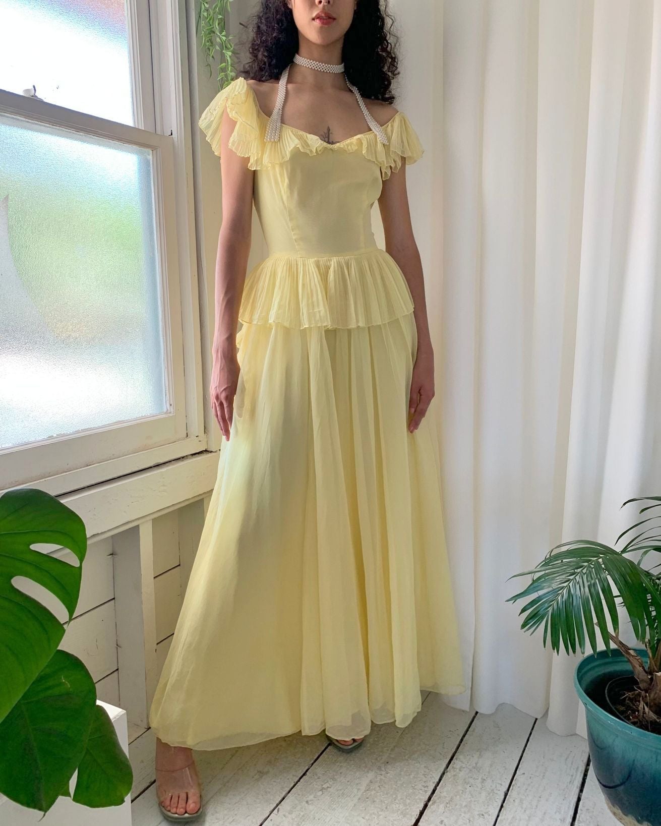 The Peplum Evening Dress for an Effortless Royal Look